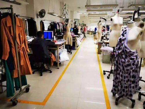 入秋煥新裝 高端原單針織品采購(gòu)全攻略